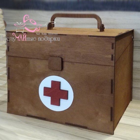 Приключения желтого чемоданчика подарочный набор с чаем/кофе и сладостями в большом деревянном ящике
