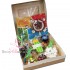 Маленькому герою сладкий подарочный набор для мальчика в крафт-коробке 20*20 см - открытка   распахнута
