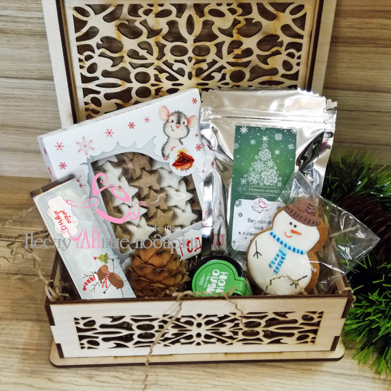 Морозные узоры подарочный набор с чаем/кофе и сладостями в резной деревянной шкатулке