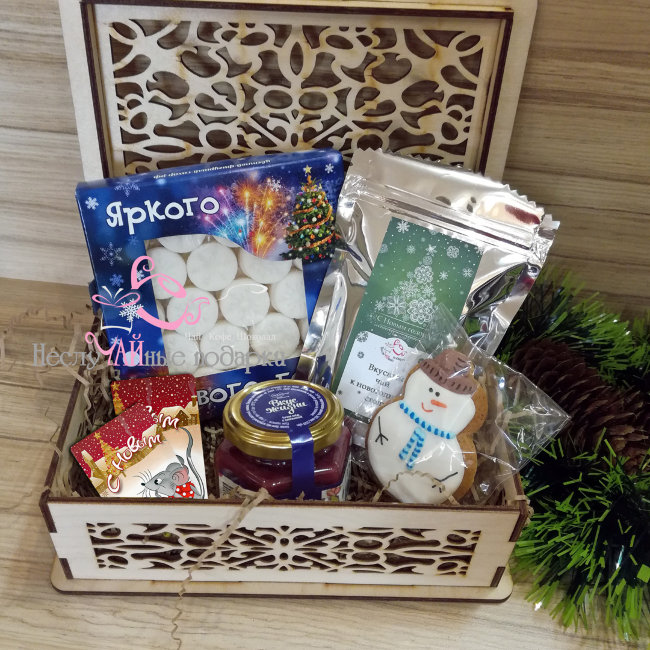 Яркий фейерверк подарочный набор с чаем/кофе и сладостями в резной деревянной шкатулке