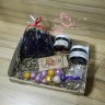 Новогодний #21 подарочный набор с чаем и сладостями в крафт-коробочке с прозрачной крышкой 19*15*5 см - фото 1