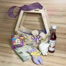 Сумочка Фиалковая нежность подарочный набор с чаем и сладостями в деревянном лотке-сумочке 20*20*8 см - фото 3